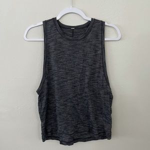 Lululemon muscle tank size 6